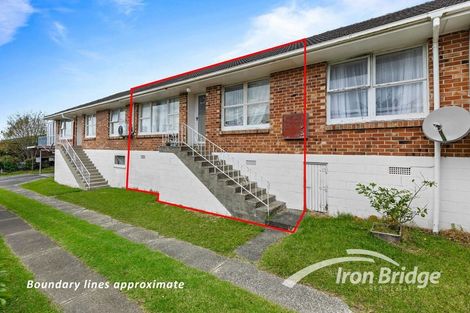 Photo of property in 2/281 Glenfield Road, Glenfield, Auckland, 0629