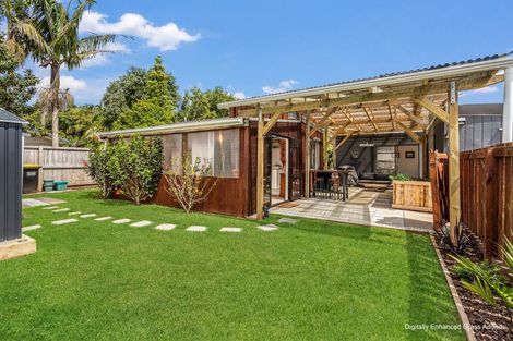 Photo of property in 17 Cook Drive, Whitianga, 3510