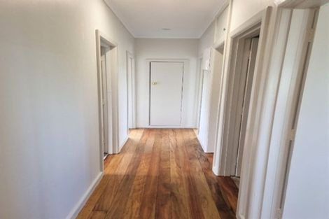 Photo of property in 17 Willerton Avenue, New Lynn, Auckland, 0600