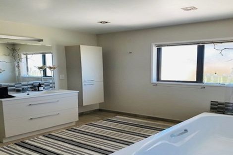 Photo of property in 16 Kennedys Bush Road, Halswell, Christchurch, 8025