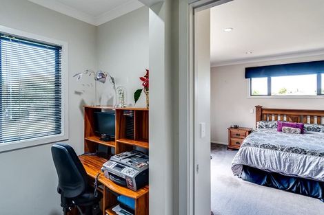 Photo of property in 15 Milford Place, Poraiti, Napier, 4112
