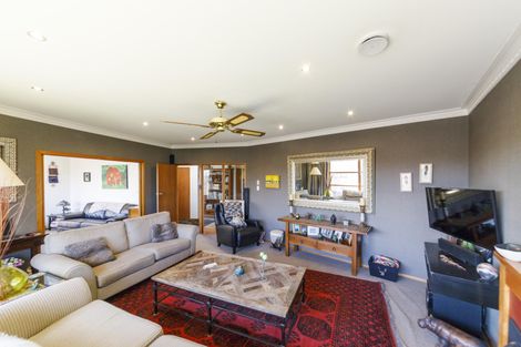 Photo of property in 38 Winston Avenue, Hokowhitu, Palmerston North, 4410