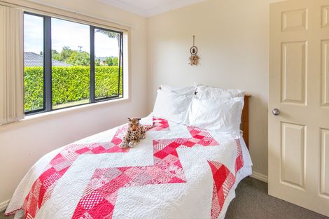 Photo of property in 84 Collingwood Road, Waiuku, 2123