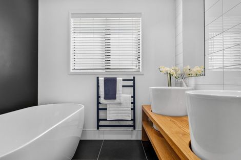 Photo of property in 34 Alan Livingston Drive, Cambridge, 3434