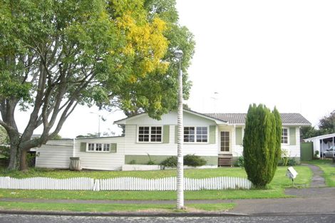 Photo of property in 2 Medina Place, Half Moon Bay, Auckland, 2012