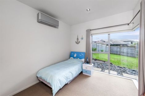 Photo of property in 16 Canyon Drive, Oteha, Auckland, 0632