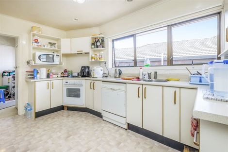 Photo of property in 1/6 Buckingham Crescent, Manukau, Auckland, 2025