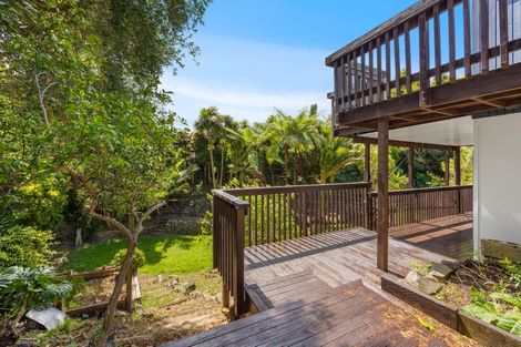 Photo of property in 26 Pickwick Parade, Mellons Bay, Auckland, 2014