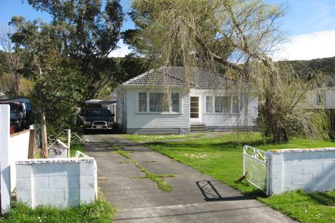 Photo of property in 33 Westminster Road, Wainuiomata, Lower Hutt, 5014