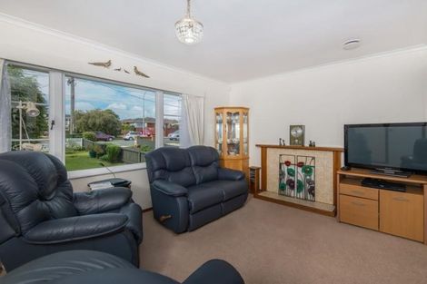 Photo of property in 2/37 Shakespeare Road, Milford, Auckland, 0620