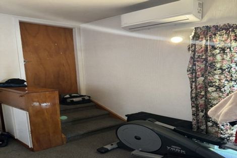 Photo of property in 17 Edgeworth Road, Glenfield, Auckland, 0629