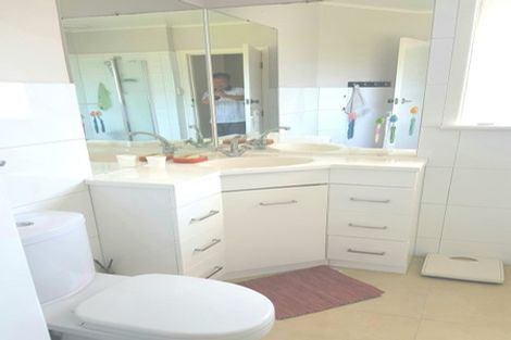 Photo of property in 228 Forrest Hill Road, Forrest Hill, Auckland, 0620