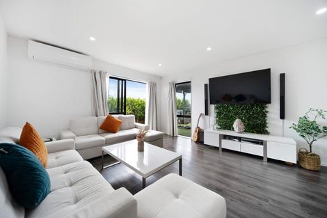 Photo of property in 11 Tuuhura Road, Pukekohe, 2120