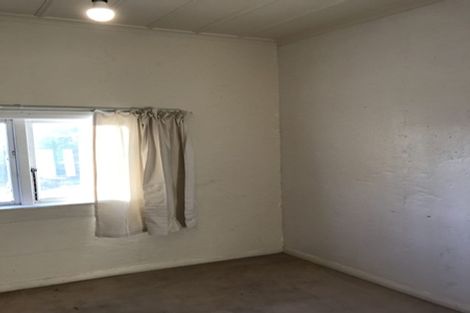 Photo of property in 16 Egmont Street, Castlecliff, Whanganui, 4501