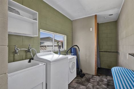 Photo of property in 211 South Road, Hawera, 4610