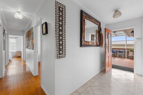 Photo of property in 10 Brains Road, Kelston, Auckland, 0602