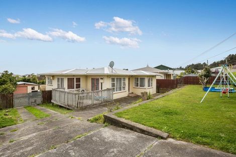 Photo of property in 73 Driver Crescent, Cannons Creek, Porirua, 5024