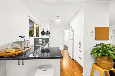 Photo of property in 7 Allington Road, Massey, Auckland, 0614