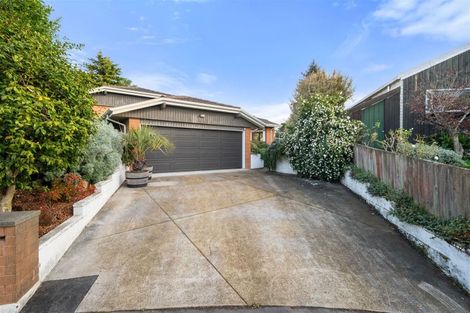 Photo of property in 22 Camberwell Place, Avonhead, Christchurch, 8042