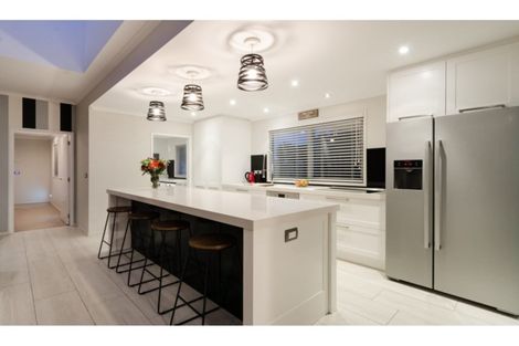 Photo of property in 55 Riverhead Road, Kumeu, 0810