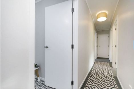 Photo of property in 102 Roberts Line, Kelvin Grove, Palmerston North, 4414