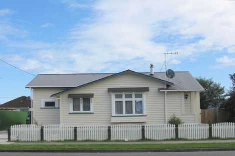 Photo of property in 105 Bartholomew Road, Levin, 5510