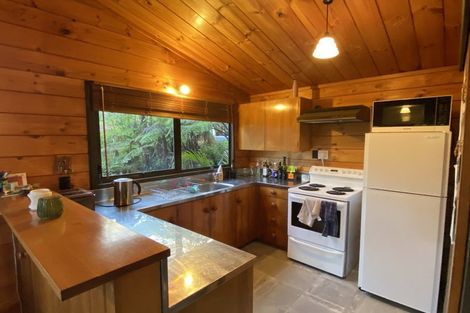 Photo of property in 6 Jacaranda Grove, Maungaraki, Lower Hutt, 5010