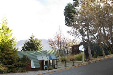 Photo of property in 23 Earnslaw Terrace, Queenstown, 9300