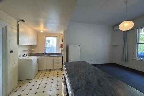 Photo of property in 70 Fairlie Terrace, Kelburn, Wellington, 6021