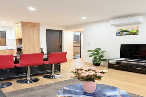 Photo of property in 584e Beach Road, Rothesay Bay, Auckland, 0630