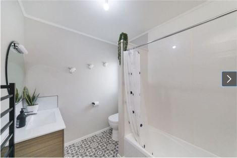 Photo of property in 102 Roberts Line, Kelvin Grove, Palmerston North, 4414