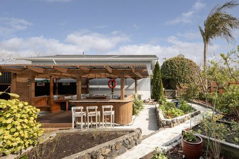 Photo of property in 1 Kowai Grove, Omokoroa, 3114