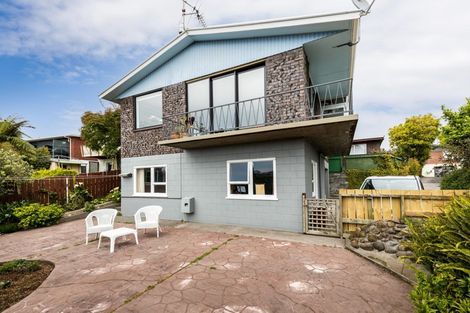 Photo of property in 15 Montana Place, Merrilands, New Plymouth, 4312