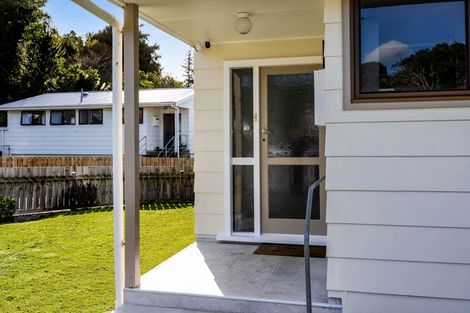 Photo of property in 6a Brixham Place, Merrilands, New Plymouth, 4312