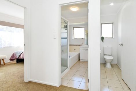 Photo of property in 33 Regalwood Place, Favona, Auckland, 2024