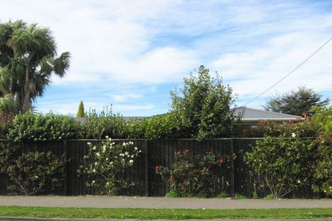 Photo of property in 37 Middlepark Road, Sockburn, Christchurch, 8042