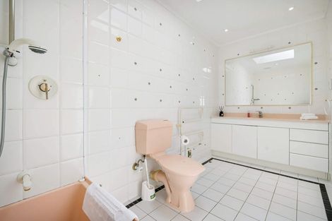 Photo of property in 140 Fisher Parade, Farm Cove, Auckland, 2012