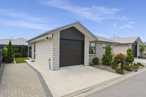 Photo of property in 1 Lance Way, Papamoa, 3118