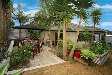 Photo of property in 14 Varlene Terrace, Forrest Hill, Auckland, 0620