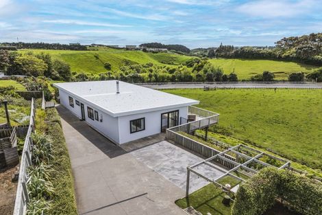 Photo of property in 22b Saint Ives Grove, Whalers Gate, New Plymouth, 4310