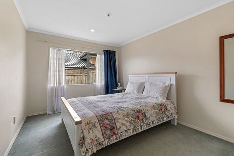 Photo of property in 6 Reybert Place, Massey, Auckland, 0614