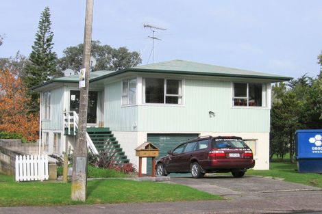Photo of property in 23 Albatross Road, Red Beach, 0932