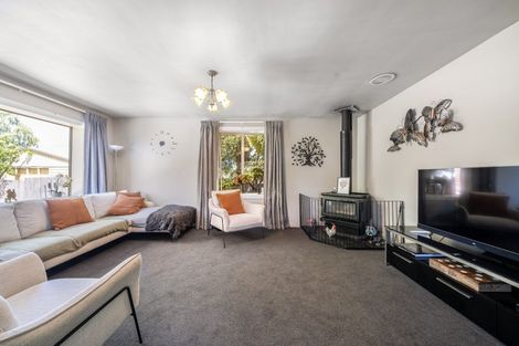 Photo of property in 92 Main North Road, Woodend, 7610