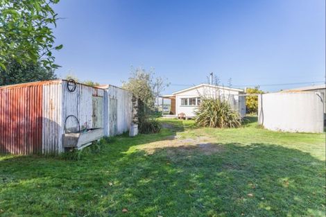 Photo of property in 18 Punga Street, Tangimoana, 4822