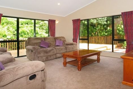 Photo of property in 51 Sunrise Boulevard, Tawa, Wellington, 5028