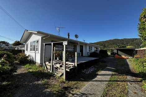 Photo of property in 31 Karamu Crescent, Wainuiomata, Lower Hutt, 5014