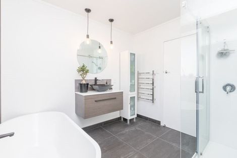 Photo of property in 24 Macdonald Road, Glenview, Hamilton, 3206