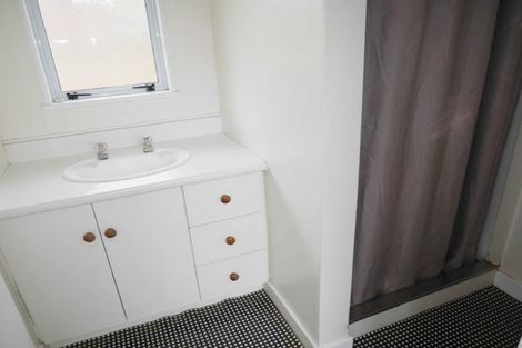 Photo of property in 33a Matai Road, Stanmore Bay, Whangaparaoa, 0932