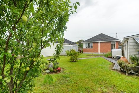 Photo of property in 27 Holland Crescent, Bulls, 4818