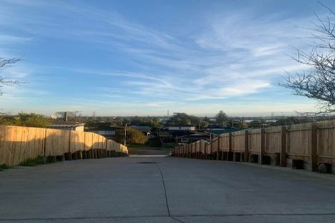 Photo of property in 98 Cardiff Road, Pakuranga, Auckland, 2010